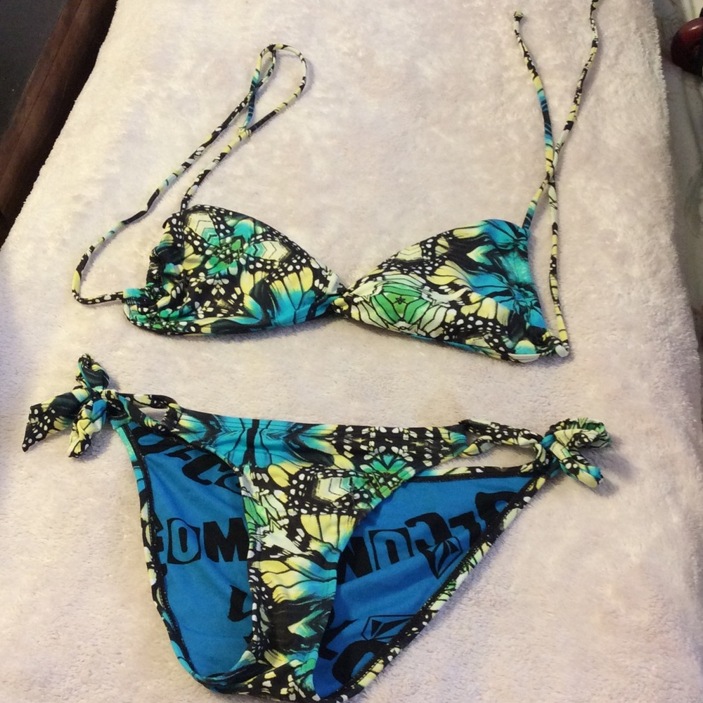 Butterfly 曆 Volcom Bikini